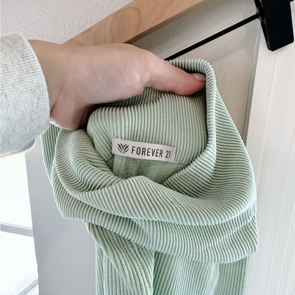 Forever 21 Seafoam Green Workout Leggings - Picture 3 of 3